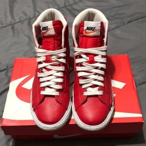 Nike Blazer Mid sz 4Y